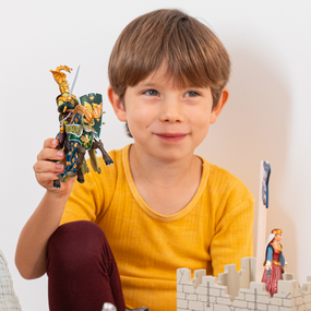 Pferdefigur des Waffenmeisters mit Drachenwappen